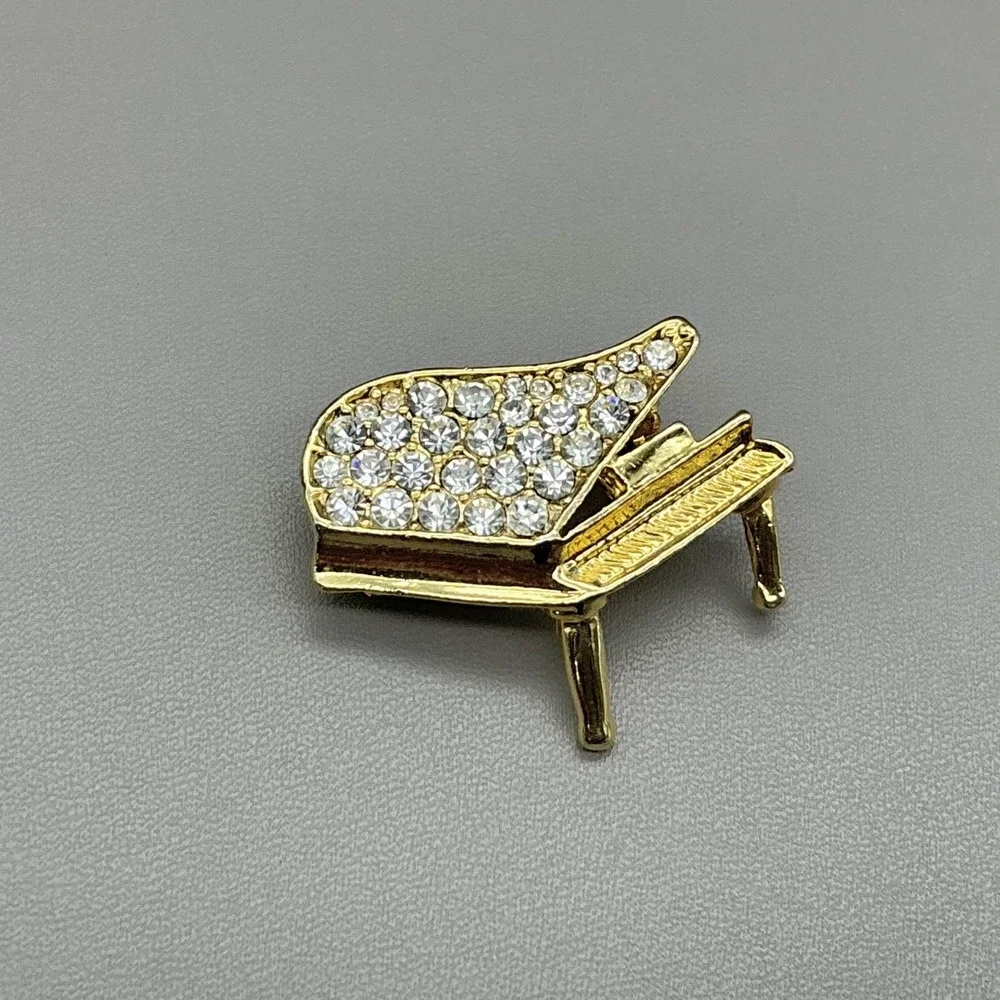 Gold Tone‎ Grand Piano Brooch Pin Clear Rhinestone Music Teacher Jewelry 1.25